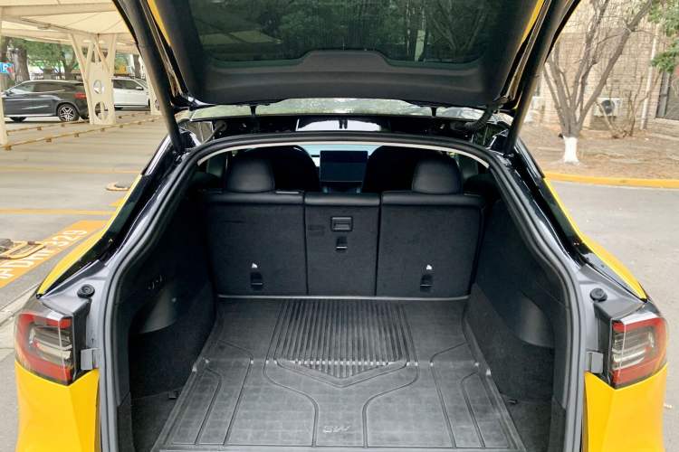Used Tesla Model Y 2022 Rear-Wheel-Drive Version Trunk