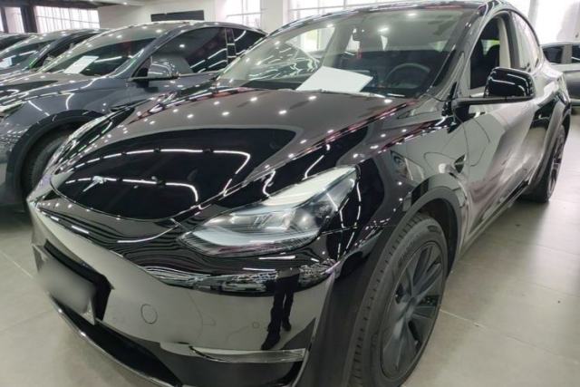 Used Tesla Model Y 2023 Long-Range All-Wheel-Drive Version