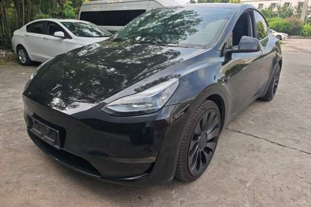 Used Tesla Model Y 2023 High-Performance All-Wheel-Drive Version