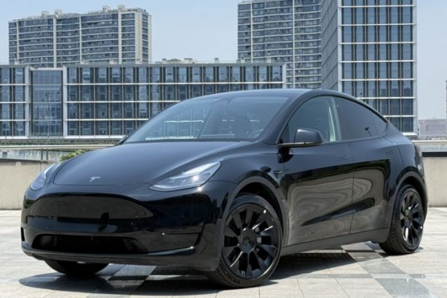Used Tesla Model Y 2023 Rear-Wheel-Drive Version