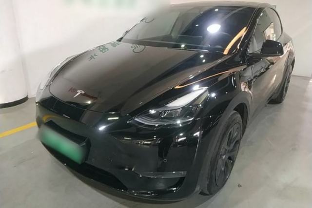 Used Tesla Model Y 2023 Long-Range All-Wheel-Drive Version
