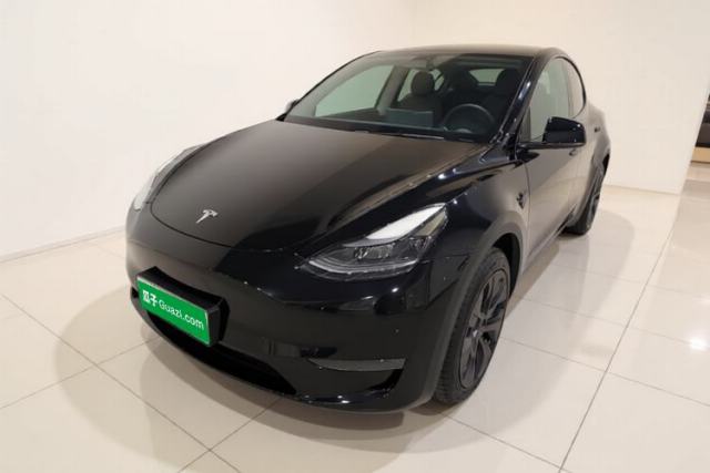 Used Tesla Model Y 2023 Long-Range All-Wheel-Drive Version