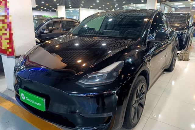 Used Tesla Model Y 2023 Long-Range All-Wheel-Drive Version
