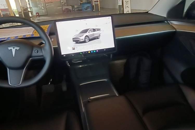 Used Tesla Model Y 2023 Long-Range All-Wheel-Drive Version Audio And AC Panel