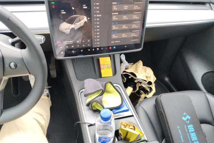 Used Tesla Model Y 2023 Rear-Wheel-Drive Version Audio And AC Panel
