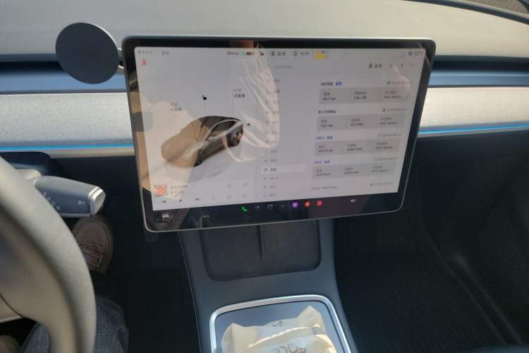 Used Tesla Model Y 2023 Rear-Wheel-Drive Version Audio And AC Panel