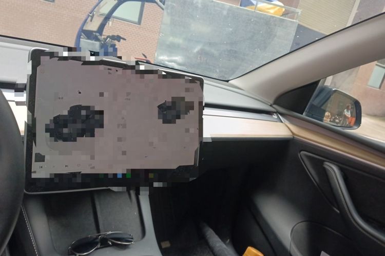 Used Tesla Model Y 2023 Long-Range All-Wheel-Drive Version Audio And AC Panel