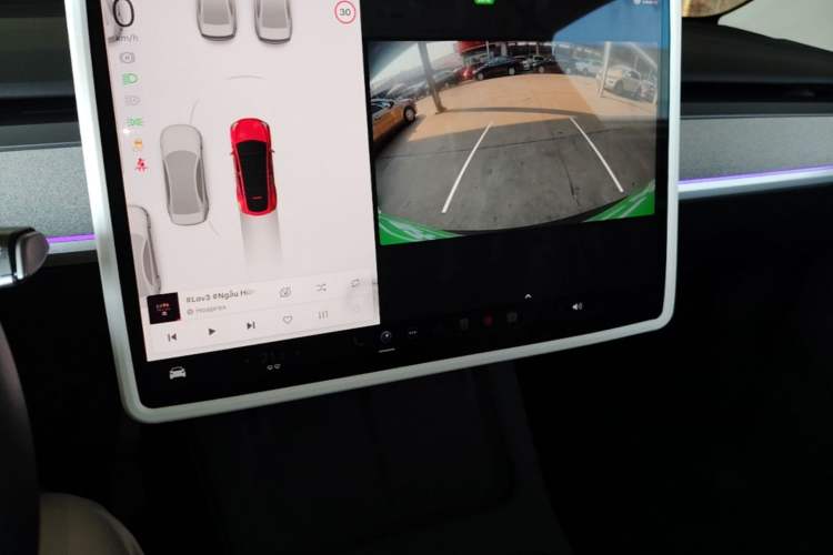 Used Tesla Model Y 2023 Rear-Wheel-Drive Version Audio And AC Panel