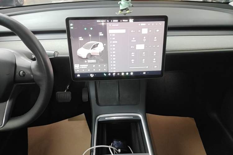 Used Tesla Model Y 2023 Rear-Wheel-Drive Version Audio And AC Panel
