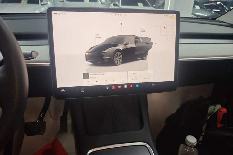 Used Tesla Model Y 2023 Long-Range All-Wheel-Drive Version Audio And AC Panel