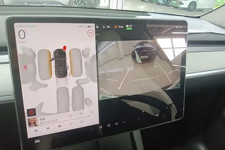 Used Tesla Model Y 2023 Long-Range All-Wheel-Drive Version Audio And AC Panel