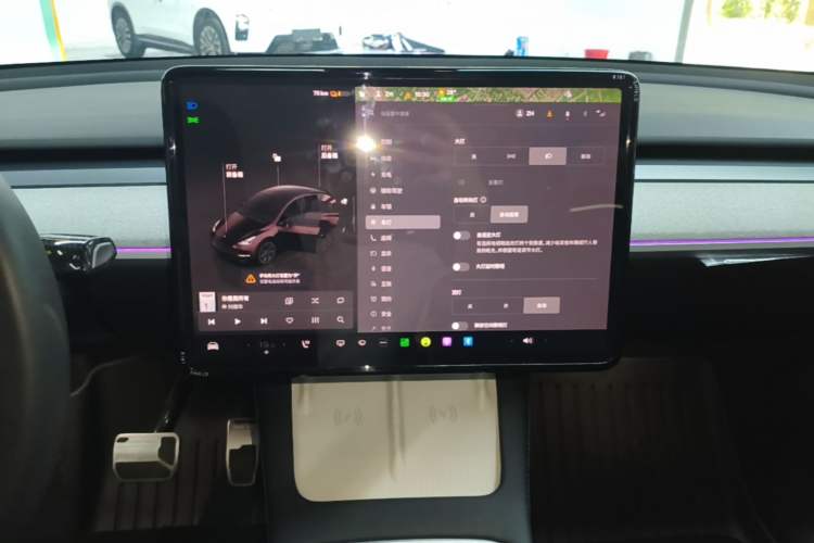 Used Tesla Model Y 2023 Rear-Wheel-Drive Version Audio And AC Panel