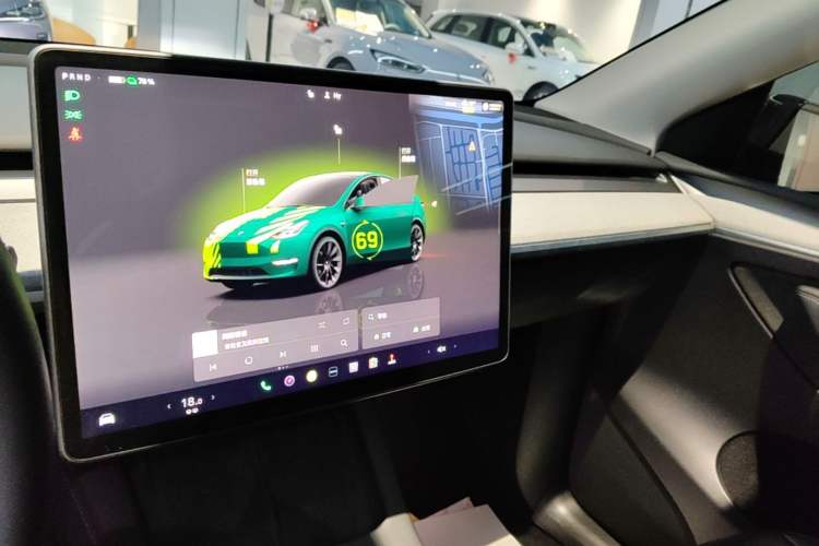 Used Tesla Model Y 2023 Rear-Wheel-Drive Version Audio And AC Panel