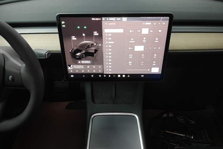 Used Tesla Model Y 2023 Long-Range All-Wheel-Drive Version Audio And AC Panel