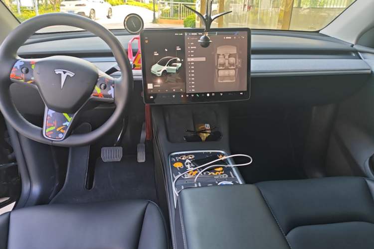 Used Tesla Model Y 2023 Rear-Wheel-Drive Version Audio And AC Panel
