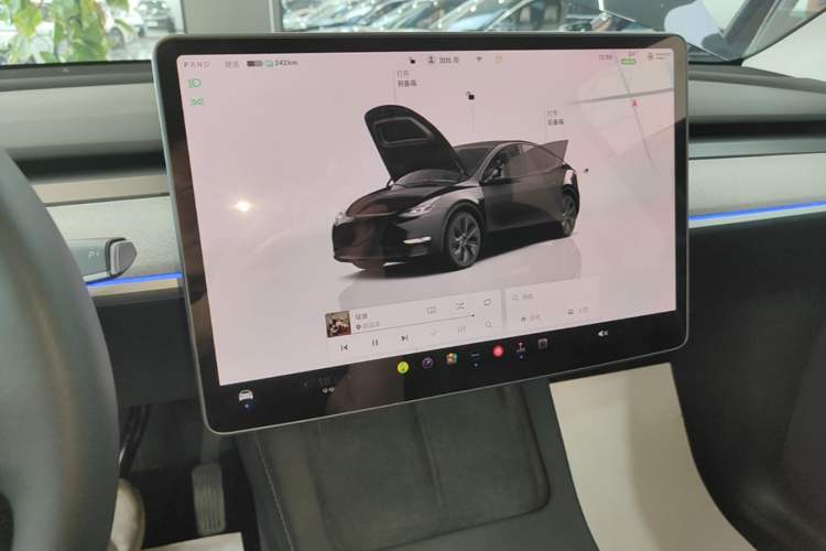 Used Tesla Model Y 2023 Long-Range All-Wheel-Drive Version Audio And AC Panel