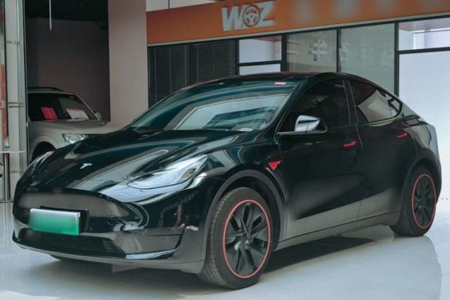 Tesla Model Y 2023 Rear-Wheel-Drive Version с пробегом