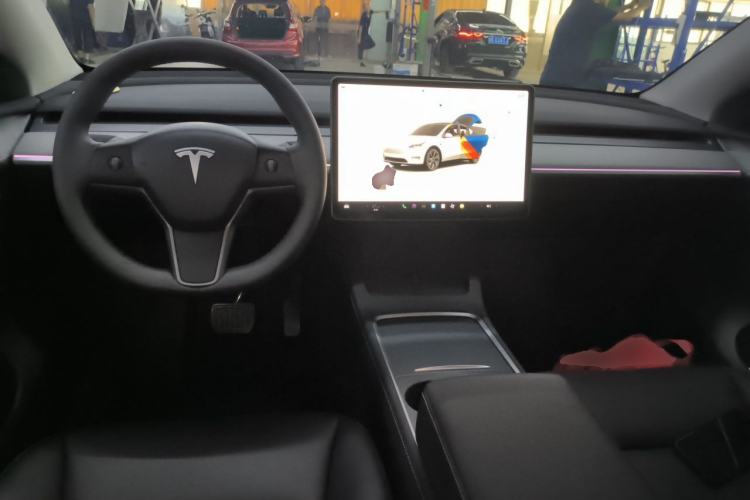Used Tesla Model Y 2023 Rear-Wheel-Drive Version Center Console