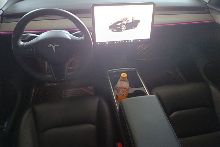 Used Tesla Model Y 2023 Rear-Wheel-Drive Version Center Console
