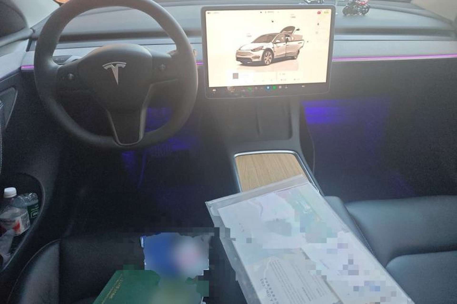 Used Tesla Model Y 2023 Rear-Wheel-Drive Version Center Console