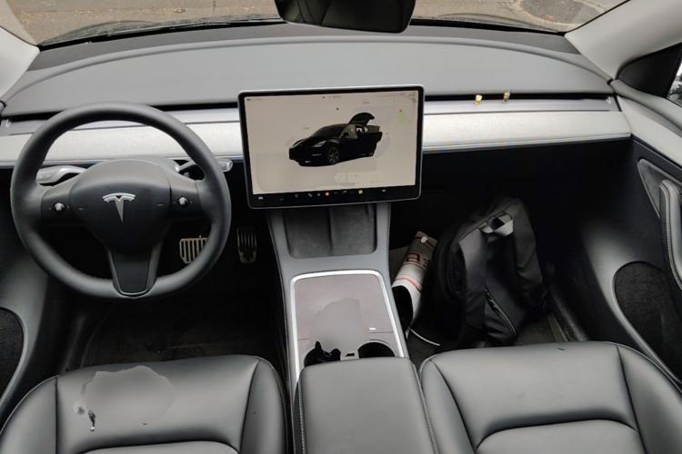Used Tesla Model Y 2023 Rear-Wheel-Drive Version Center Console