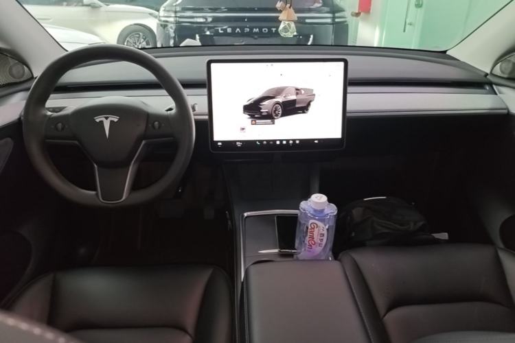 Used Tesla Model Y 2023 Rear-Wheel-Drive Version Center Console