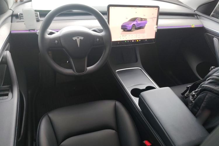 Used Tesla Model Y 2023 Rear-Wheel-Drive Version Center Console