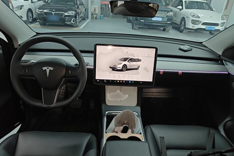 Used Tesla Model Y 2023 Rear-Wheel-Drive Version Center Console