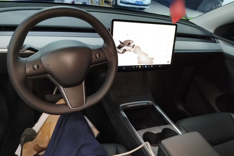 Used Tesla Model Y 2023 Rear-Wheel-Drive Version Center Console
