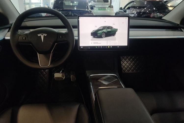 Used Tesla Model Y 2023 Rear-Wheel-Drive Version Center Console