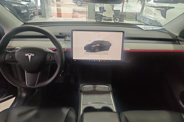 Used Tesla Model Y 2023 Long-Range All-Wheel-Drive Version Center Console