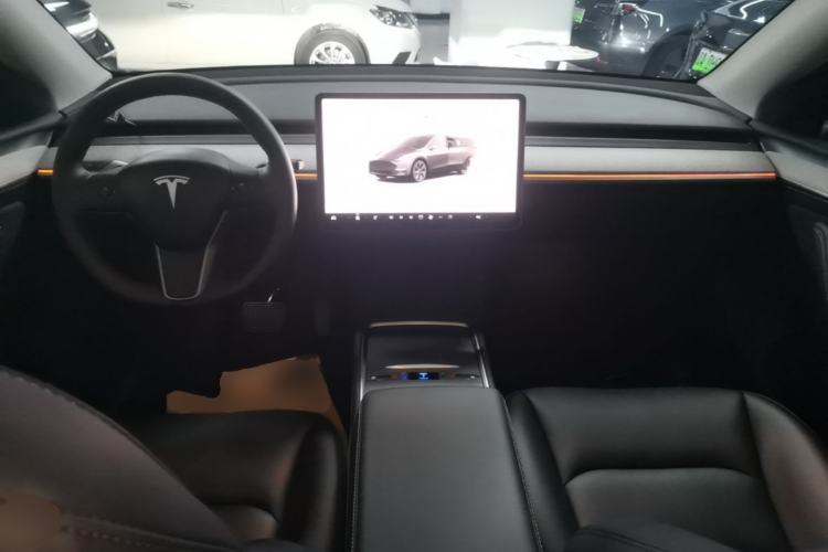 Used Tesla Model Y 2023 Rear-Wheel-Drive Version Center Console