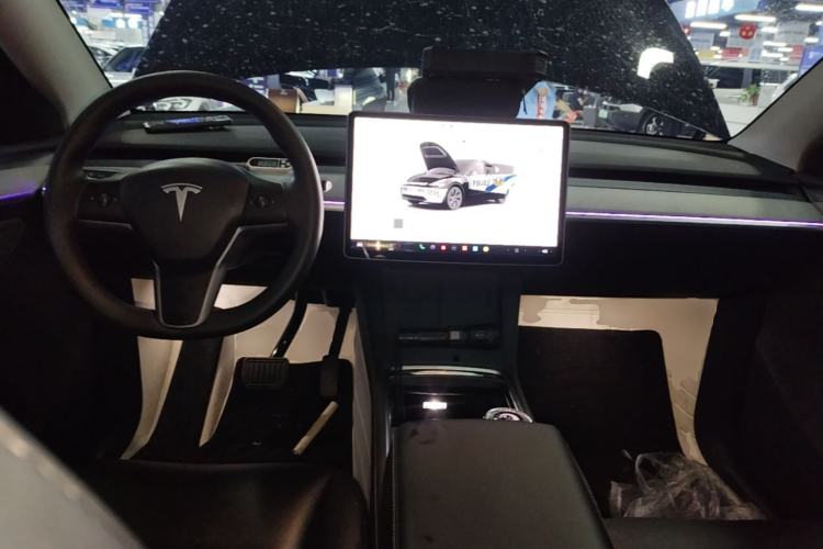Used Tesla Model Y 2023 Rear-Wheel-Drive Version Center Console