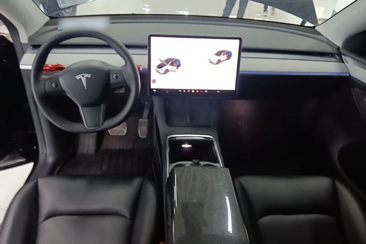 Used Tesla Model Y 2023 Long-Range All-Wheel-Drive Version Center Console