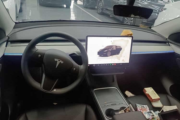 Used Tesla Model Y 2023 Rear-Wheel-Drive Version Center Console