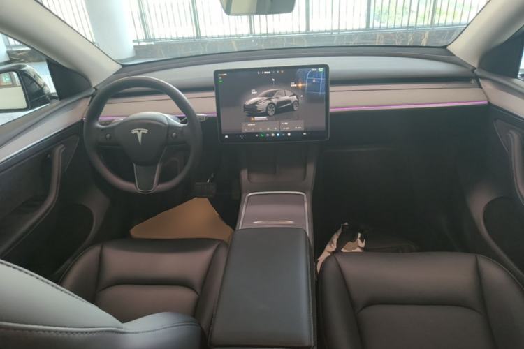 Used Tesla Model Y 2023 Rear-Wheel-Drive Version Center Console