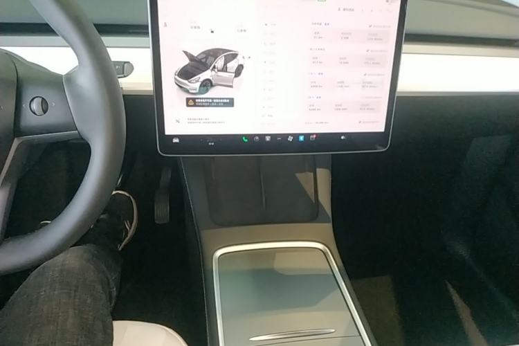 Used Tesla Model Y 2023 Rear-Wheel-Drive Version Center Console