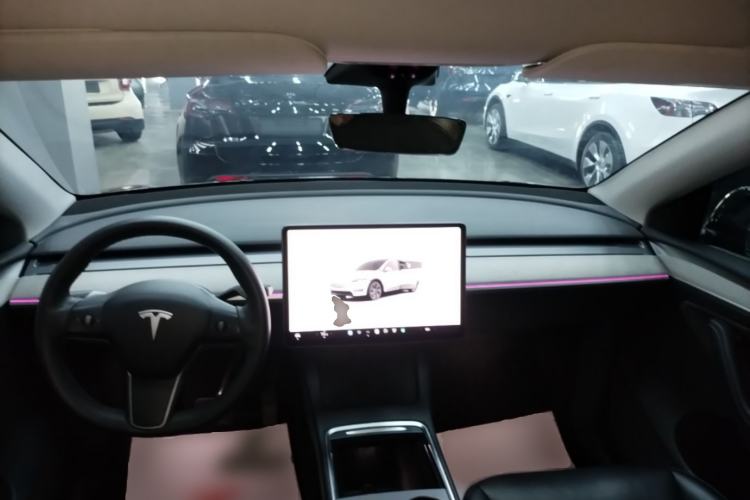 Used Tesla Model Y 2023 Rear-Wheel-Drive Version Center Console