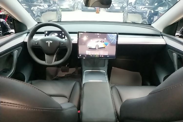Used Tesla Model Y 2023 Rear-Wheel-Drive Version Center Console