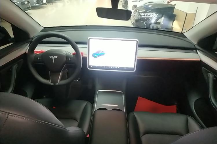Used Tesla Model Y 2023 Rear-Wheel-Drive Version Center Console