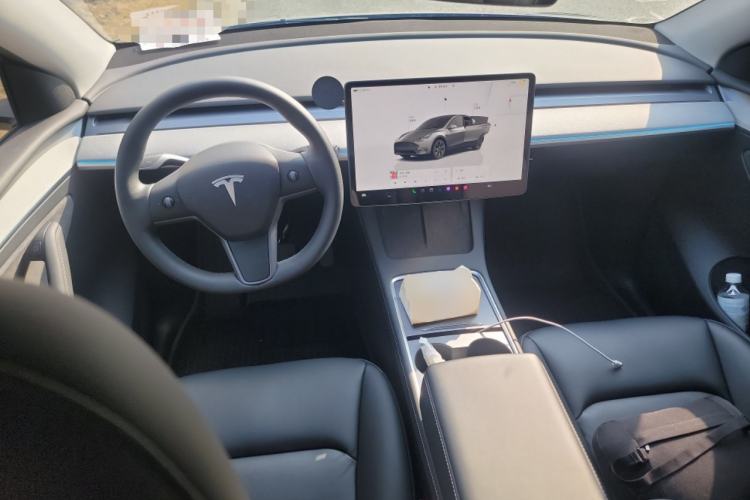 Used Tesla Model Y 2023 Rear-Wheel-Drive Version Center Console