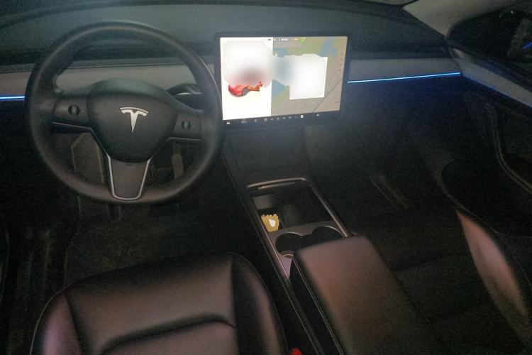 Used Tesla Model Y 2023 Rear-Wheel-Drive Version Center Console