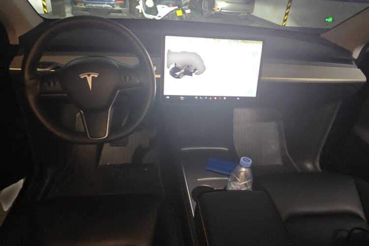 Used Tesla Model Y 2023 Rear-Wheel-Drive Version Center Console
