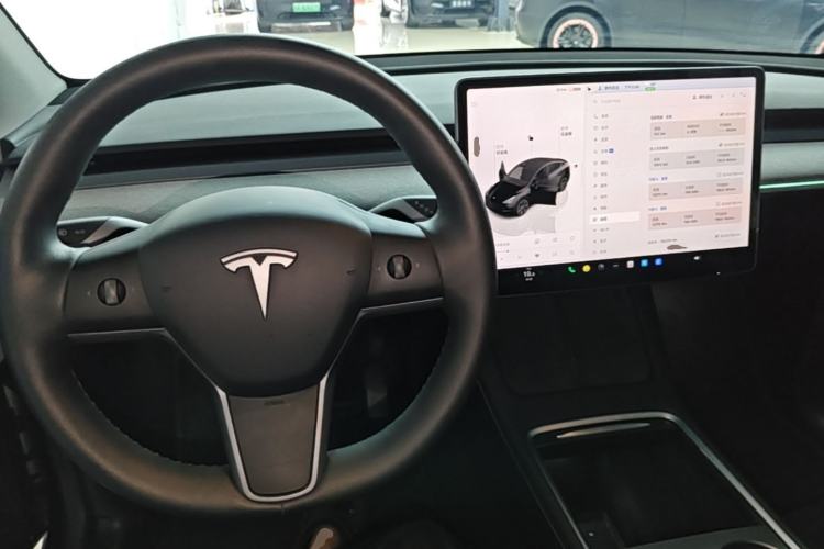 Used Tesla Model Y 2023 Rear-Wheel-Drive Version Center Console