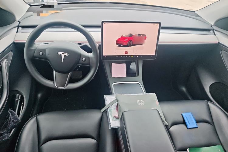 Used Tesla Model Y 2023 Long-Range All-Wheel-Drive Version Center Console