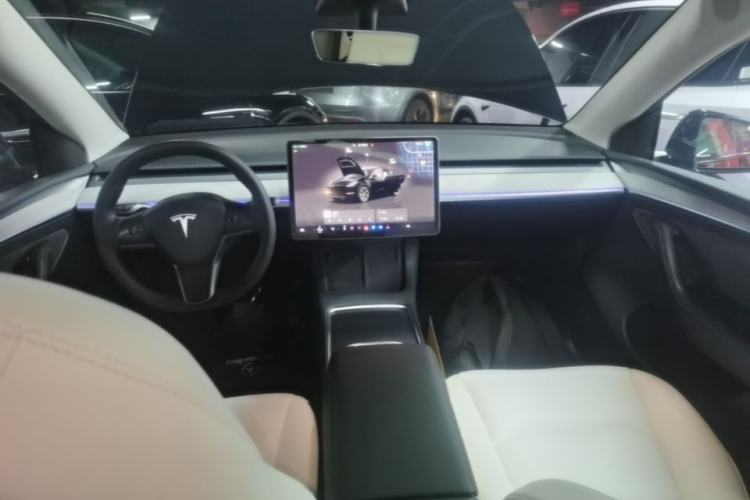 Used Tesla Model Y 2023 Rear-Wheel-Drive Version Center Console