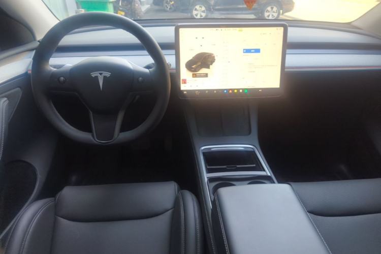 Used Tesla Model Y 2023 Rear-Wheel-Drive Version Center Console