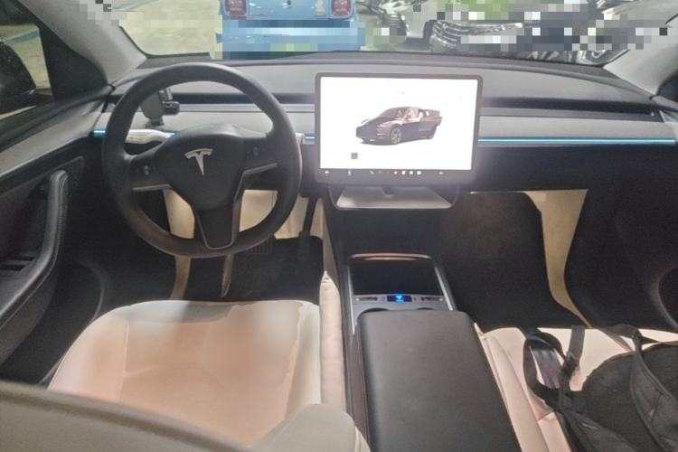 Used Tesla Model Y 2023 Rear-Wheel-Drive Version Center Console