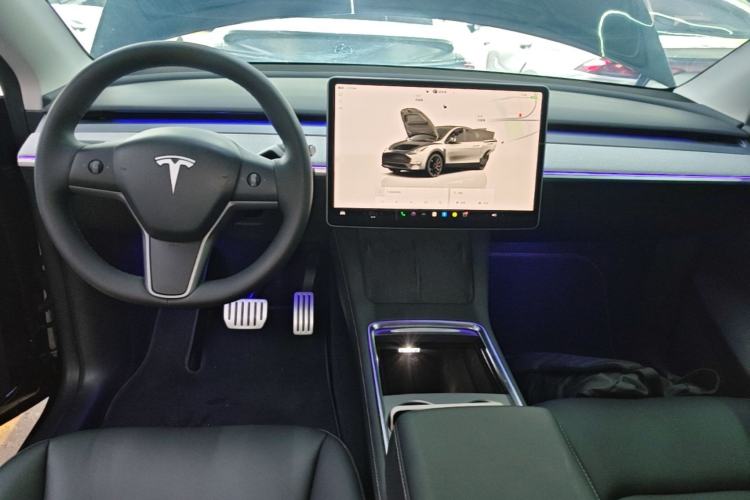 Used Tesla Model Y 2023 High-Performance All-Wheel-Drive Version Center Console