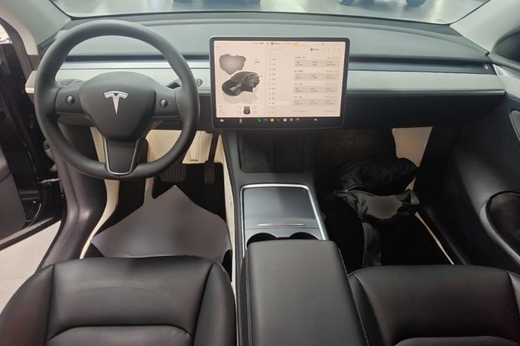 Used Tesla Model Y 2023 Rear-Wheel-Drive Version Center Console